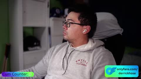 Snapshot of derrick_hose chatting on 16, 11, 2025 Derrick Hose online show from 16, 11, 2025