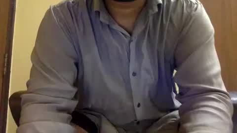 Snapshot of desiguylund chatting on 1, 6, 2026 desiguylund online show from 1, 6, 2026