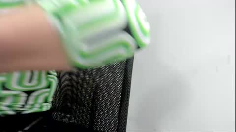 Nicky online show from 28, 2, 2025