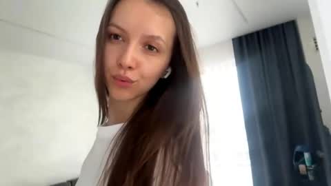 Ksenia online show from 10, 4, 2026