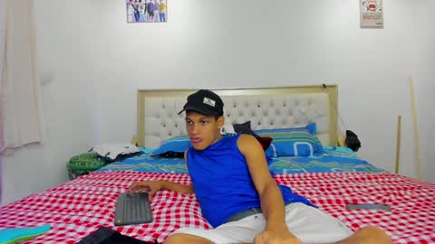 Snapshot of deus_steim chatting on 5, 1, 2025 deus_steim online show from 5, 1, 2025