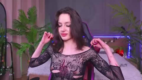 Snapshot of devilinee chatting on 5, 3, 2025 devilinee online show from 5, 3, 2025