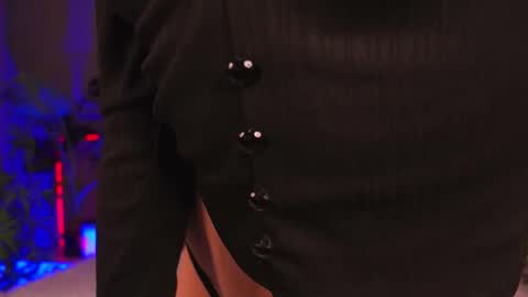 Snapshot of devilinee chatting on 11, 10, 2025 devilinee online show from 11, 10, 2025