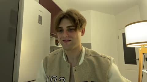 devilnut1 online show from 20, 12, 2024