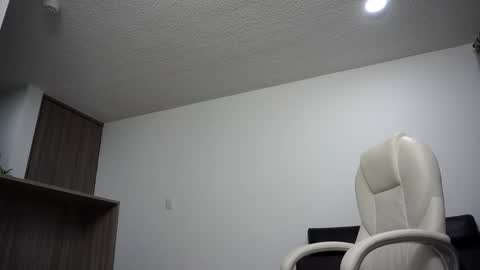 Devin Hunter online show from 8, 1, 2025