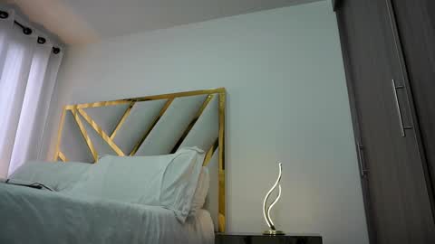 Devin Hunter online show from 5, 2, 2025