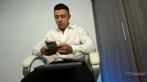 Snapshot of devin_hunter chatting on 16, 1, 2026 Devin Hunter online show from 16, 1, 2026