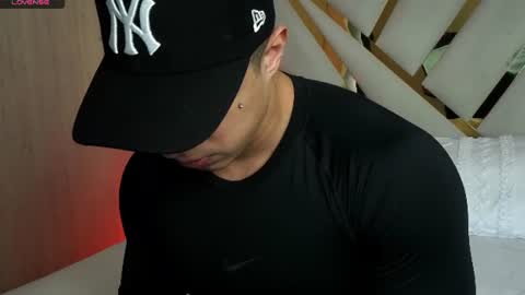 Snapshot of devin_hunter chatting on 25, 7, 2026 Devin Hunter online show from 25, 7, 2026