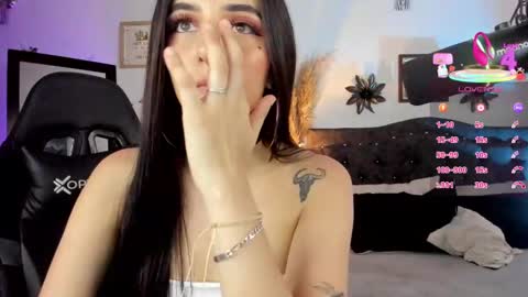 Snapshot of devlin_violet__ chatting on 17, 9, 2025 PaulaInsta  paulacastellanos 1Pvt open online show from 17, 9, 2025