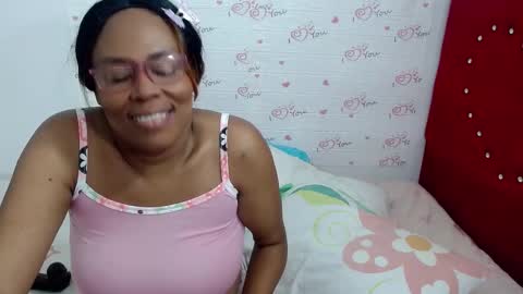 Snapshot of devorasexy2 chatting on 12, 12, 2024 Devora.. online show from 12, 12, 2024