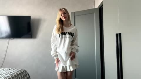 dewdropdoll online show from 24, 4, 2026