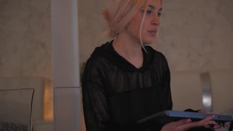 Snapshot of diamond_ava_ chatting on 2, 2, 2026 Thea online show from 2, 2, 2026