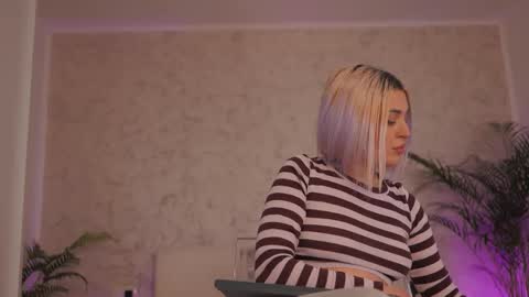 Snapshot of diamond_ava_ chatting on 25, 2, 2026 Thea online show from 25, 2, 2026