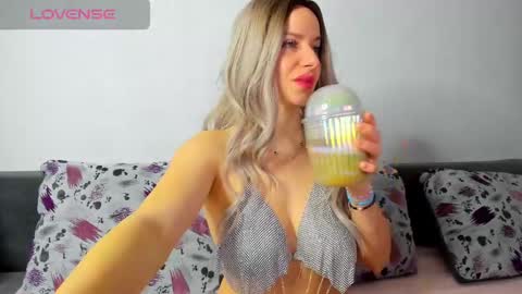 diamondkay_ online show from 2, 3, 2025