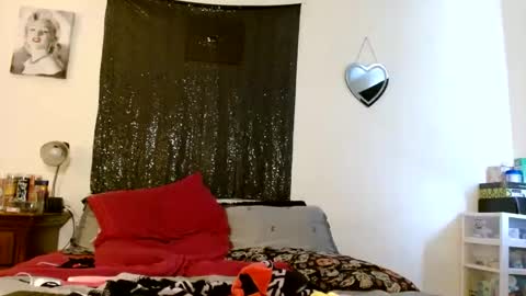 Snapshot of diamondmonroexo chatting on 4, 2, 2025 DiamondMonroeXo online show from 4, 2, 2025