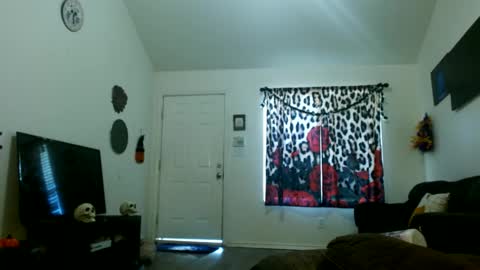 Snapshot of diamondmonroexo chatting on 6, 10, 2025 DiamondMonroeXo online show from 6, 10, 2025