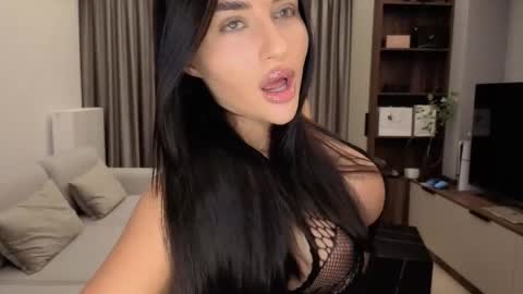 Snapshot of diamondpixie chatting on 5, 10, 2025 Iris online show from 5, 10, 2025