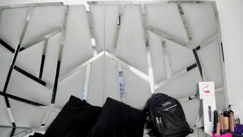 dianarous online show from 25, 2, 2026