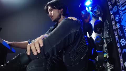 DICAPRIO online show from 3, 3, 2025