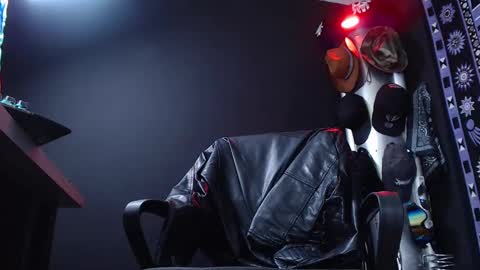 DICAPRIO online show from 5, 3, 2025