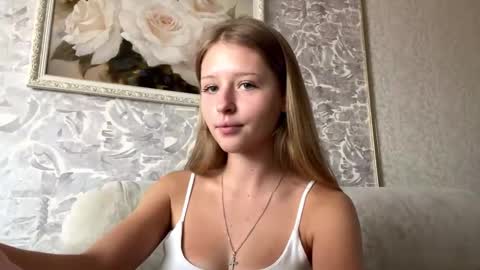 Mia 18 . online show from 15, 2, 2026