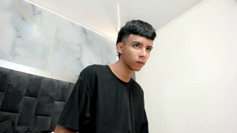 dikey_18 online show from 18, 1, 2025