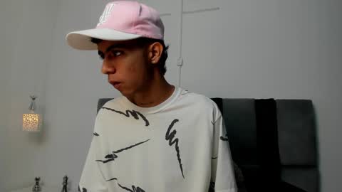 dikey_18 online show from 4, 2, 2025