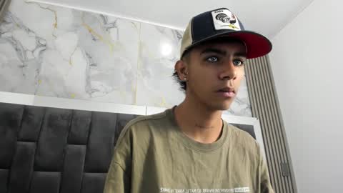 dikey_18 online show from 14, 2, 2025