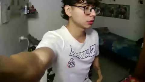 Snapshot of dillom420 chatting on 19, 12, 2025 dillom420 online show from 19, 12, 2025