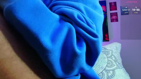 Julian Independent Model online show from 17, 4, 2026