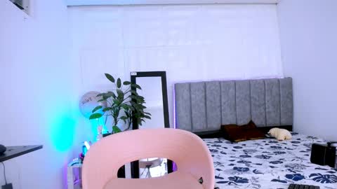 DINA online show from 19, 9, 2025