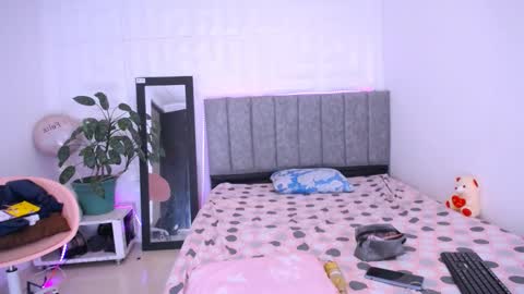 DINA online show from 4, 11, 2025