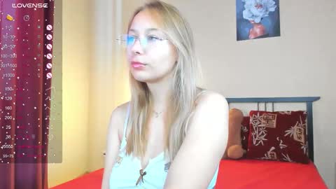 Snapshot of dina_sunshine chatting on 15, 9, 2025 Dina online show from 15, 9, 2025