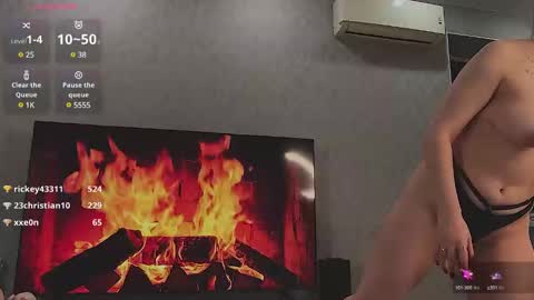 Diora  Sam  online show from 6, 3, 2025