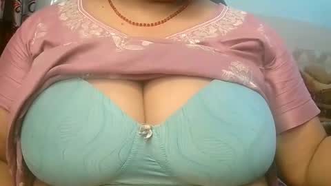 Snapshot of dipa2345 chatting on 31, 10, 2025 dipa2345 online show from 31, 10, 2025