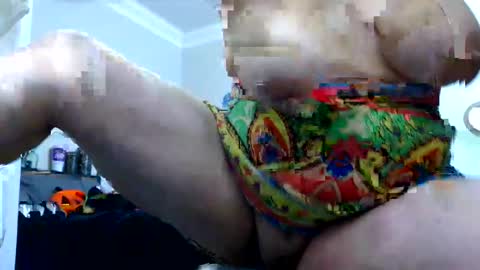 Snapshot of dirtydaisy1998 chatting on 5, 10, 2025 Daisy Wylde online show from 5, 10, 2025