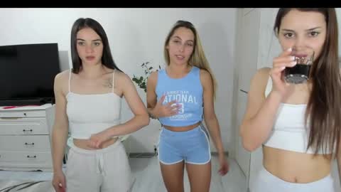 Gyna    Josie    online show from 5, 6, 2026