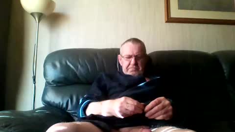 Snapshot of discovery63 chatting on 2, 1, 2025 discovery63 online show from 2, 1, 2025