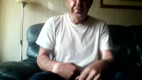 Snapshot of discovery63 chatting on 19, 10, 2025 discovery63 online show from 19, 10, 2025