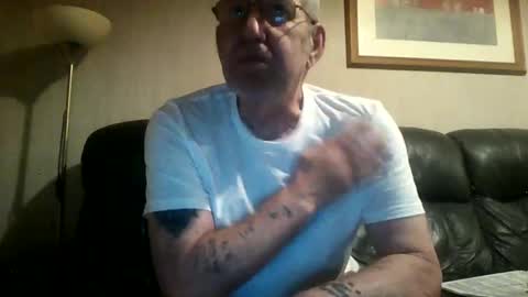 Snapshot of discovery63 chatting on 8, 11, 2025 discovery63 online show from 8, 11, 2025