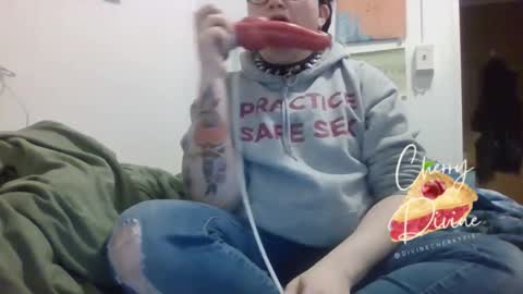 divinecherrypie online show from 1, 2, 2025