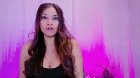 DivineLynn online show from 25, 1, 2025