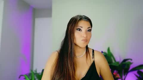 DivineLynn online show from 14, 12, 2025