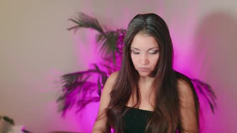 DivineLynn online show from 15, 5, 2026