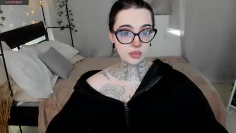 dixipixi_ online show from 30, 7, 2026