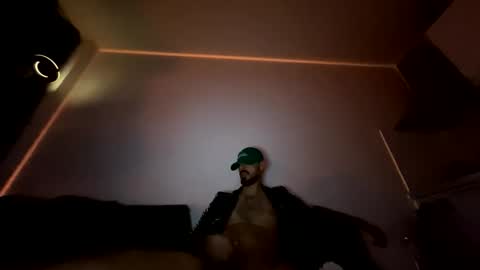 Snapshot of dmoeni chatting on 21, 10, 2025 Azier online show from 21, 10, 2025