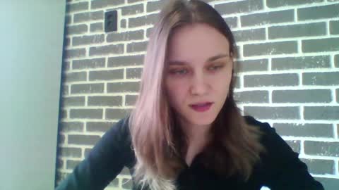 Snapshot of dolcezza_ chatting on 7, 4, 2026 dolcezza_ online show from 7, 4, 2026