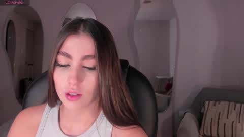 Dolcie  online show from 16, 2, 2025