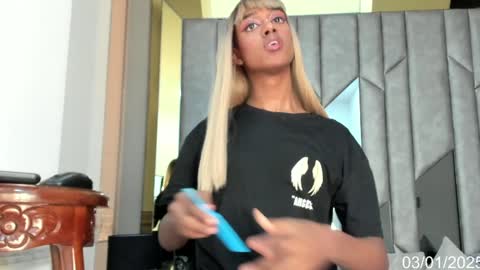 Snapshot of doll_isaa chatting on 3, 1, 2025 ISA DOLL online show from 3, 1, 2025