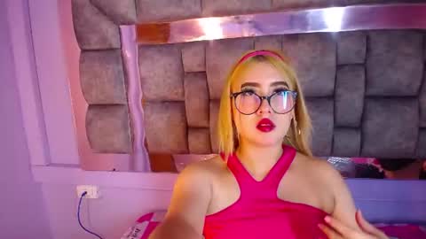 Snapshot of doll_kitty_ chatting on 7, 7, 2026 Kitty online show from 7, 7, 2026